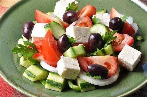 Классический греческий салат. Пошаговый кулинарный рецепт.