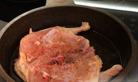 Как приготовить цыплёнка табака под прессом на сковороде в домашних условиях