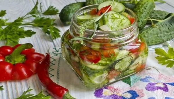 Самые вкусные салаты из огурцов на зиму — 7 рецептов приготовления