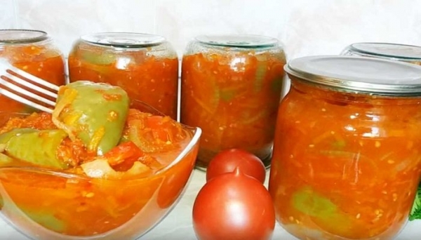 Рецепты лечо из помидор, перца, моркови и лука на зиму, приготовленные с маслом