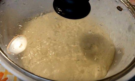 Жареные пирожки из теста на молоке с дрожжами, рецепт приготовления на сковороде