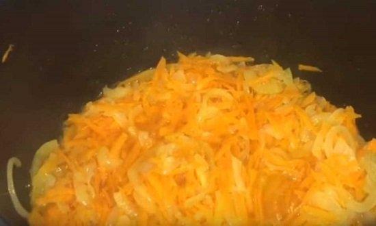 Рецепты лечо из помидор, перца, моркови и лука на зиму, приготовленные с маслом