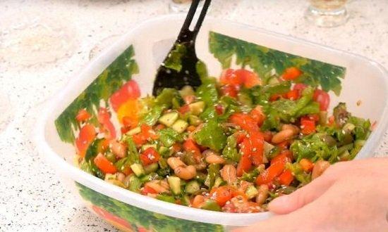 Очень вкусный овощной салат — 9 простых, лучших рецептов приготовления