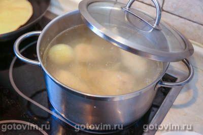 Куриный суп с клецками из манки