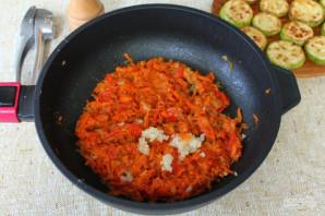 Жареные кабачки с морковью и луком