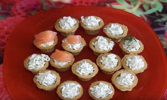Закуска из красной рыбы и творожного сыра на праздничный стол — быстро и вкусно