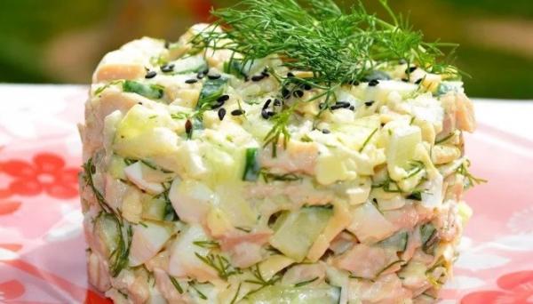 Самый вкусный салат с кальмаром, яйцом, огурцом и сыром — подробные рецепты приготовления