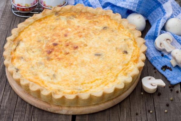 Открытый пирог с грибами и сыром: пошаговый рецепт