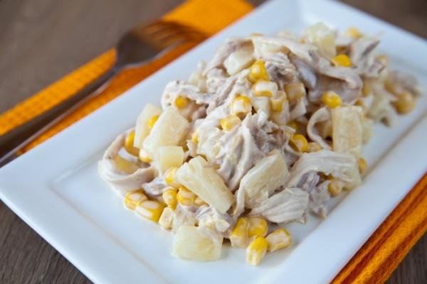 Салат с курицей и ананасами: легкий и пошаговый рецепт приготовления