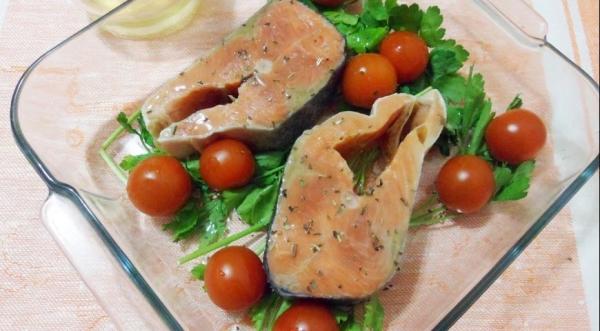 Запеченный лосось под сальсой из зеленого лука, пошаговый рецепт с фото