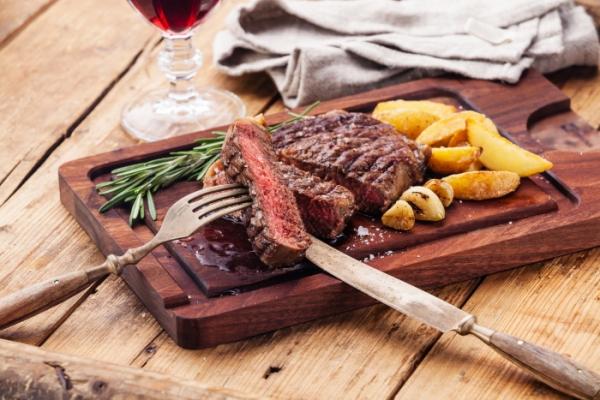 Говядина в красном вине: рецепт вкусного мяса в духовке