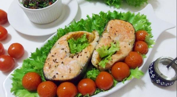 Запеченный лосось под сальсой из зеленого лука, пошаговый рецепт с фото