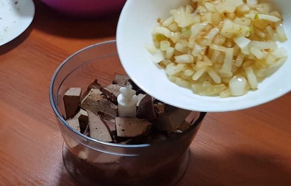  Фаршированные блины с печенью — 6 рецептов очень вкусных блинчиков