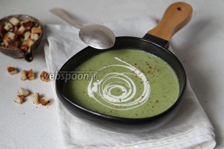 Суп-пюре из брокколи с грибами и зелёным горошком 