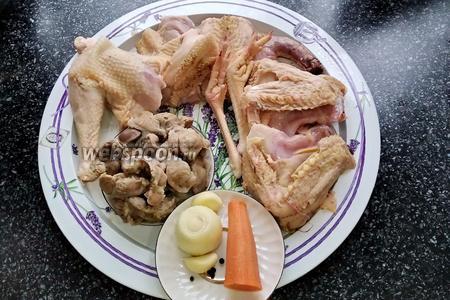 Холодец из домашней курицы и куриных желудков 