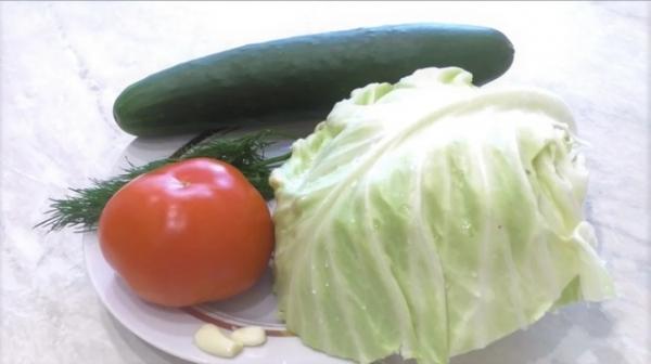 Легкий салат из белокочанной капусты