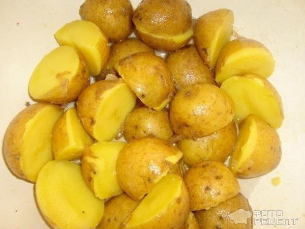 Рецепт: Картофель по-деревенски в духовке - в кожуре