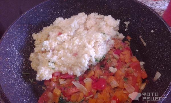 Рецепт: Кукурузная каша с тыквой - С помидорами, луком и чесноком