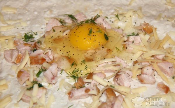 Рецепт: Быстрый завтрак из лаваша с сыром - с яйцом и колбасой