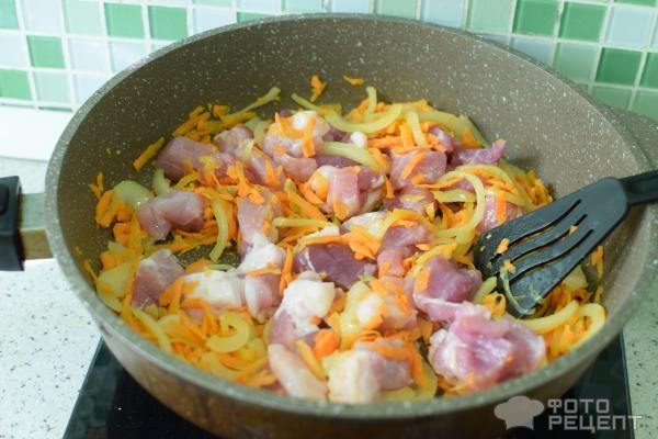 Рецепт: Поджарка из свинины - Простое, но очень вкусное блюдо, с макаронами.