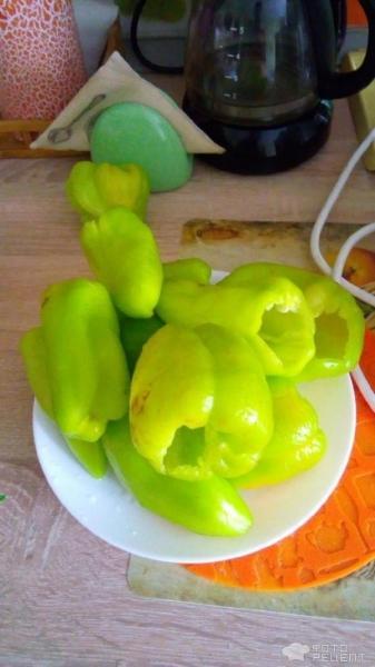 Рецепт: Фаршированные перцы, приготовленные в мультиварке - Вкусное блюдо
