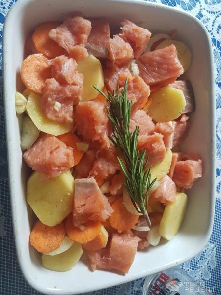 Рецепт: Лосось с овощами в духовке - Вкусная и полезная рыбка!