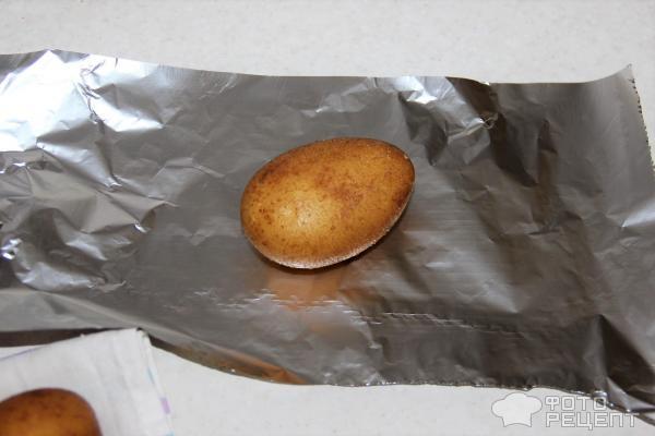 Рецепт: Постный картофель запеченный в фольге - На углях! Картошечка для пикника.