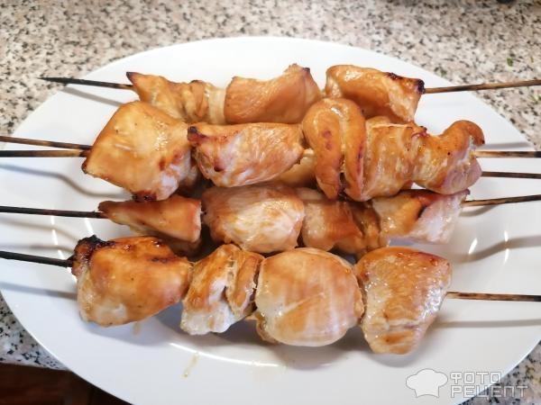 Рецепт: Шашлык из куриной грудки - С соусом Якитори на шпажках в духовке