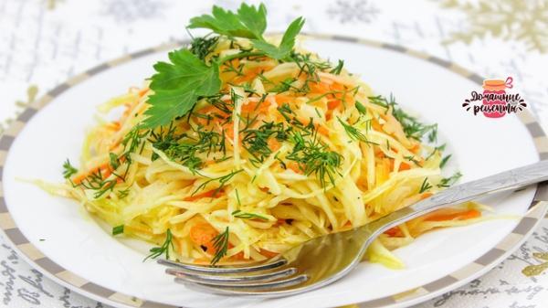 Витаминный салат из капусты и моркови