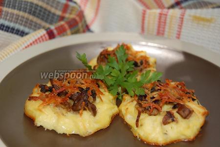 Картофельные гнёзда с грибами и сыром 