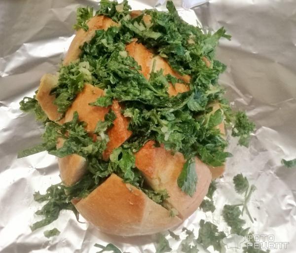 Рецепт: Хлеб запеченный с зеленью и сыром в духовке - Применение для черствой булки