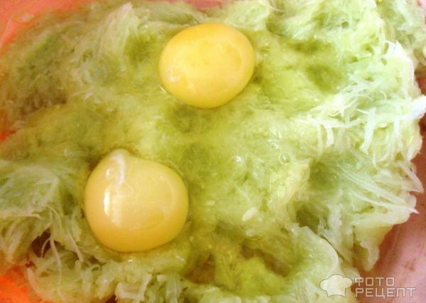 Рецепт: Оладьи из кабачков - с зеленью петрушки и укропа
